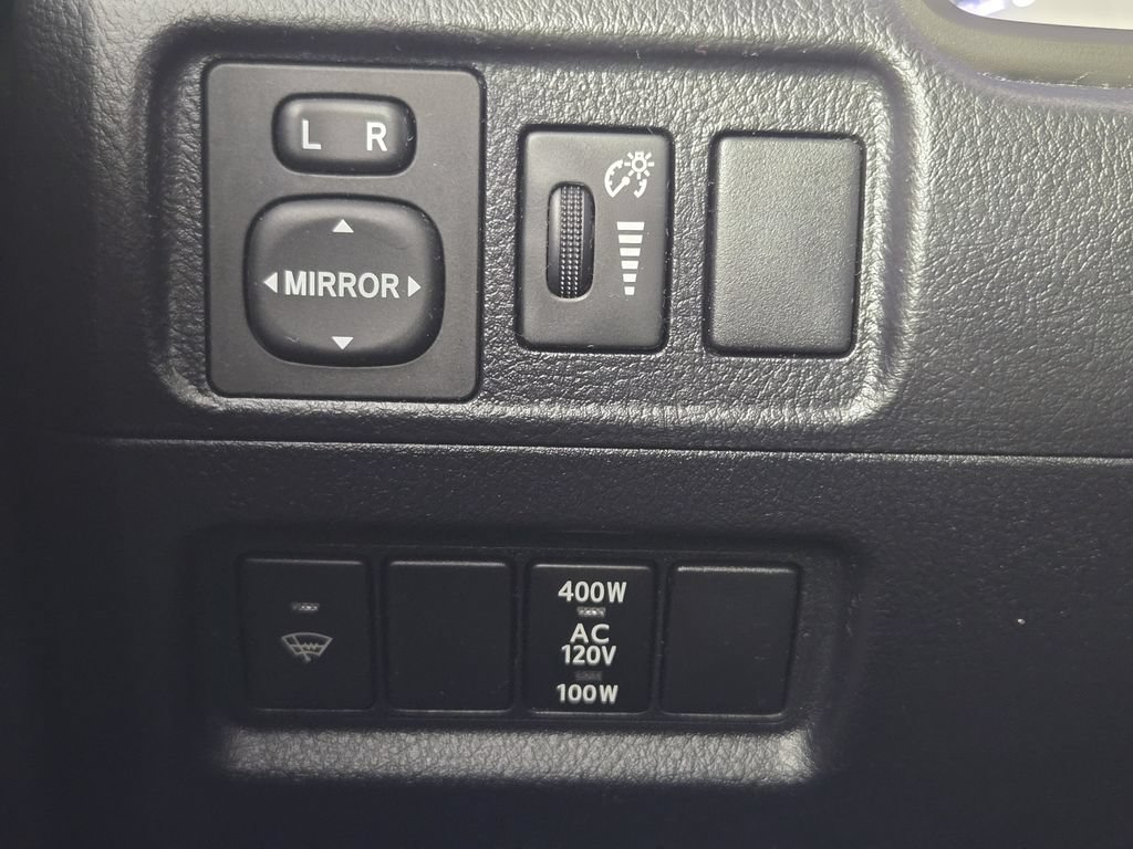 Used 2018 Toyota 4Runner SR5 Premium AWD/4WD image 21