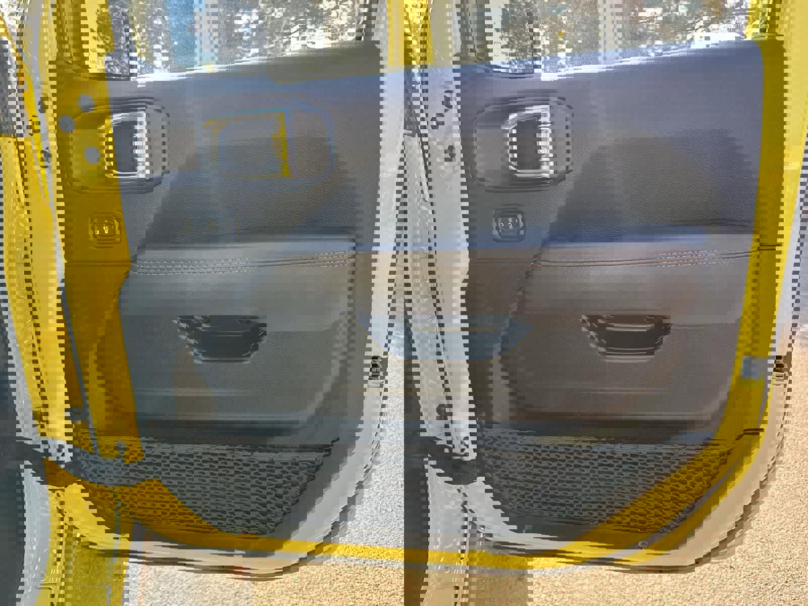 Used 2023 Jeep Gladiator Mojave w/ Cold Weather Group image 36