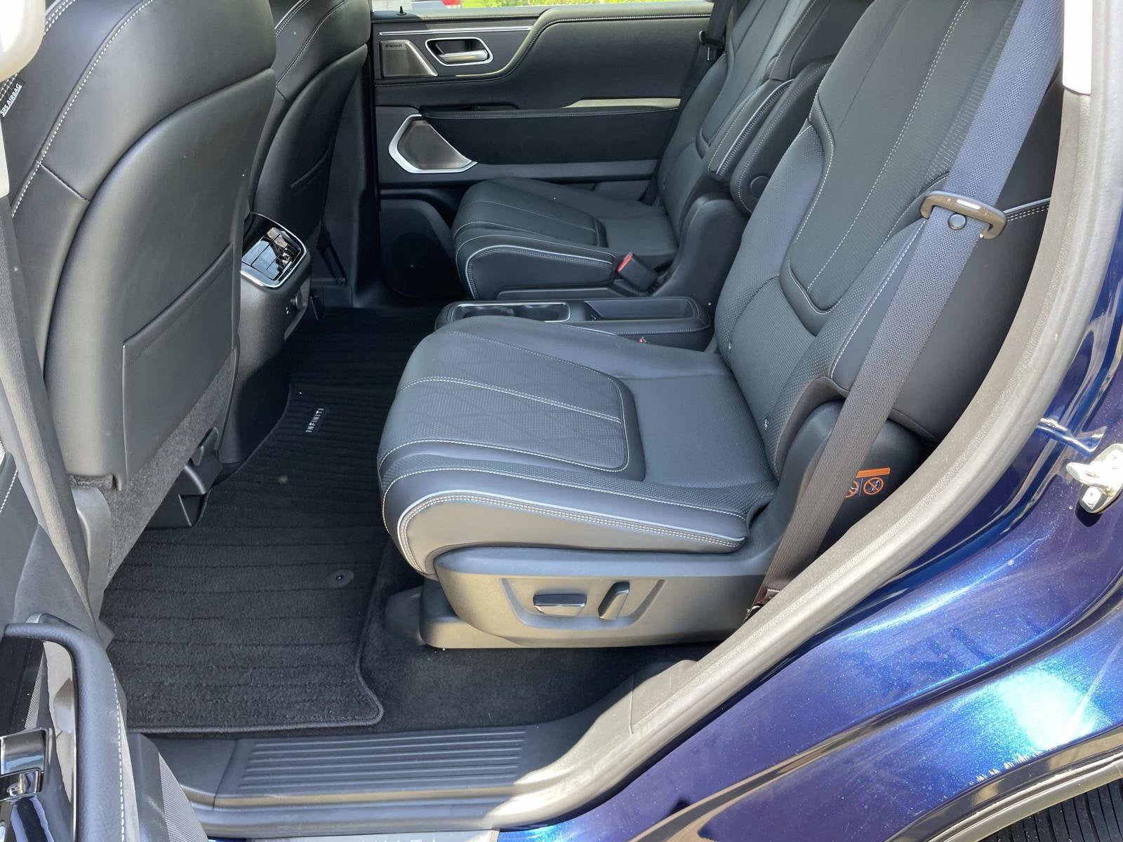 Used 2025 INFINITI QX80 Sensory AWD/4WD image 12