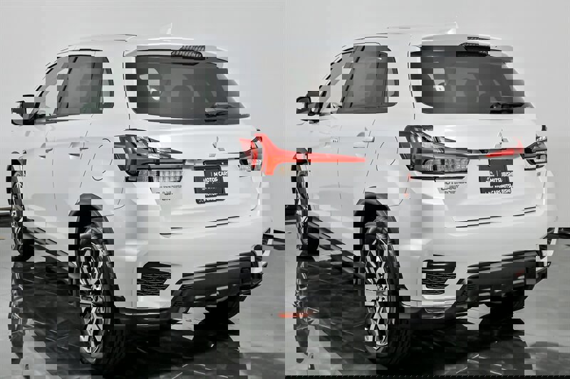 New 2025 Mitsubishi Outlander Sport SE image 7