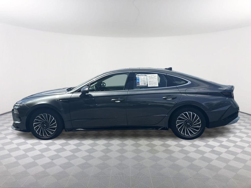 Used 2025 Hyundai Sonata Limited FWD image 7
