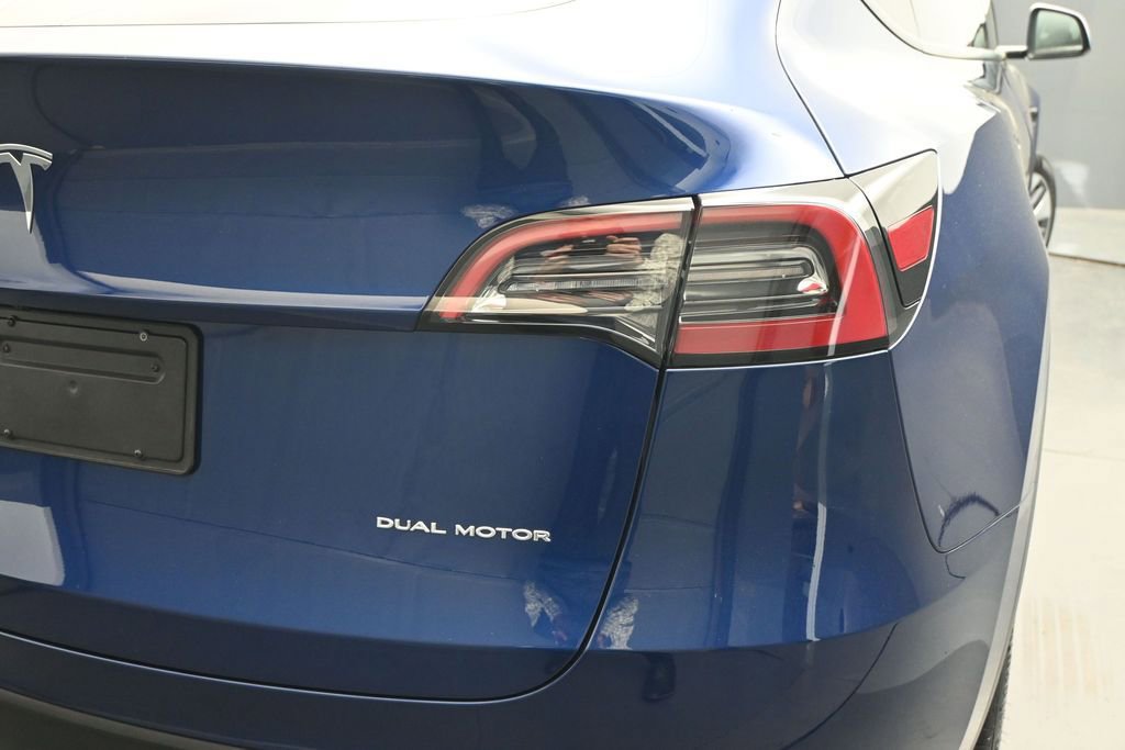 Used 2023 Tesla Model Y AWD image 9