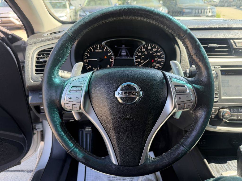 Used 2016 Nissan Altima 3.5 SL w/ 3.5 Technology Package FWD image 13