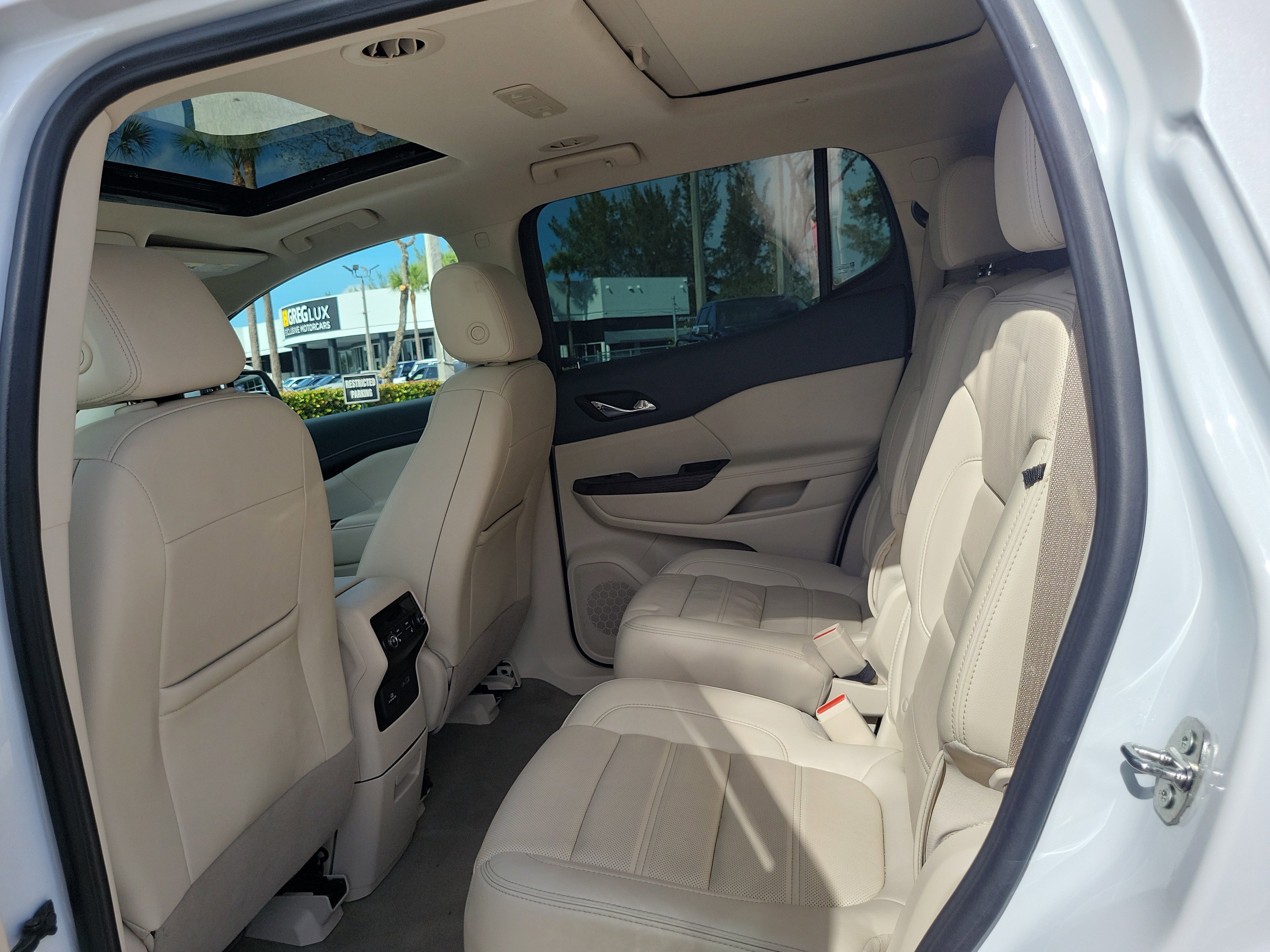 Used 2023 GMC Acadia Denali w/ Denali Ultimate Package image 14