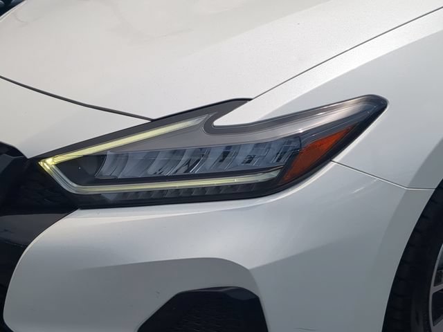 Used 2023 Nissan Maxima SV w/ Floor Mat Group FWD image 9