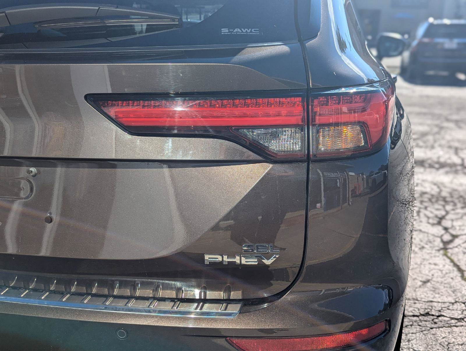 Used 2023 Mitsubishi Outlander SEL AWD/4WD image 11