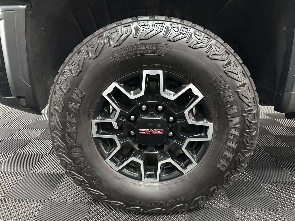 Used 2024 GMC Sierra 2500 AT4X image 38
