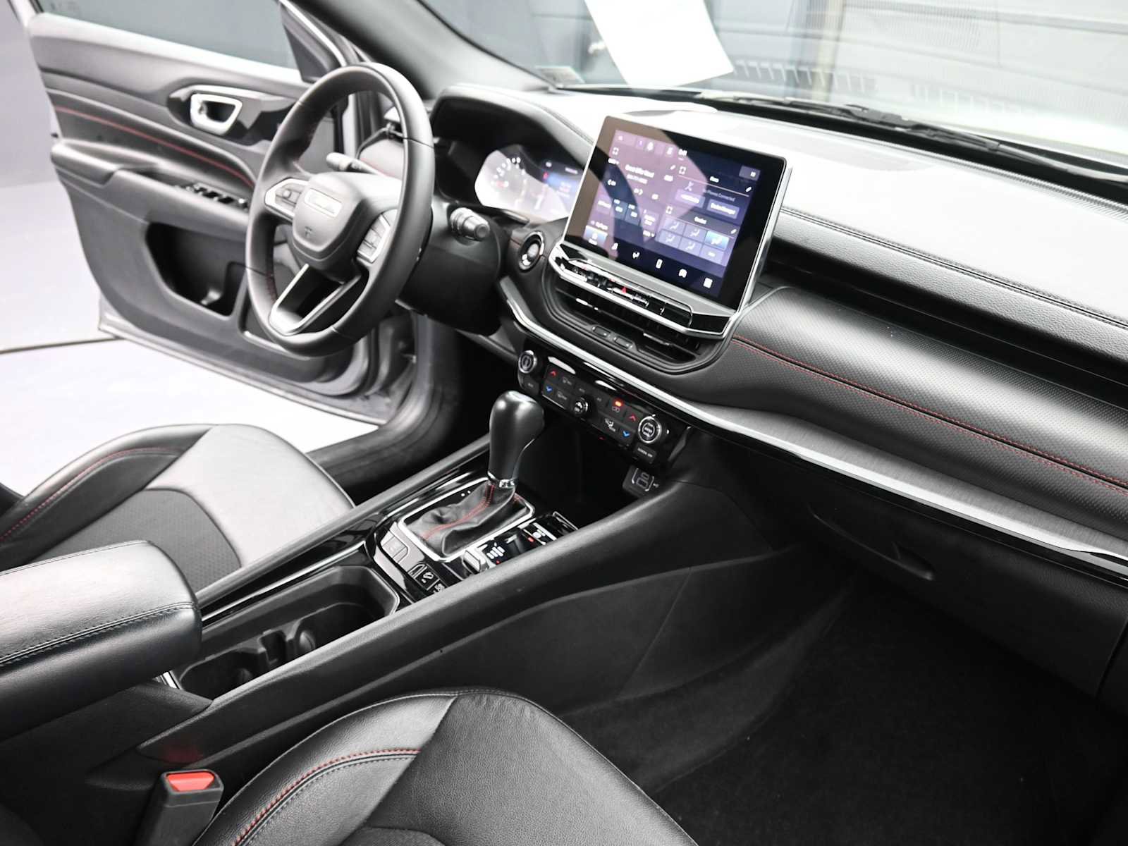 Used 2023 Jeep Compass Trailhawk image 26