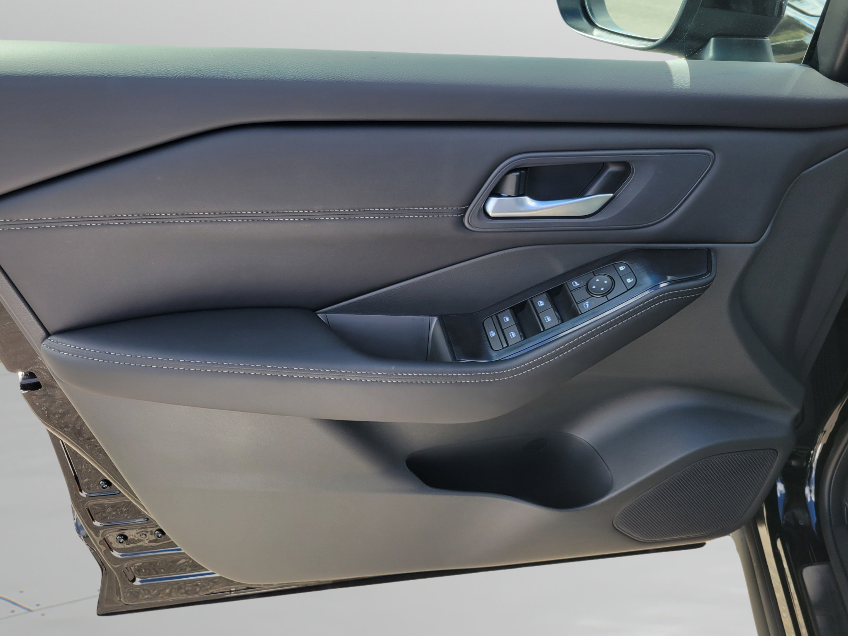 New 2026 Nissan Rogue Dark Armor FWD image 14