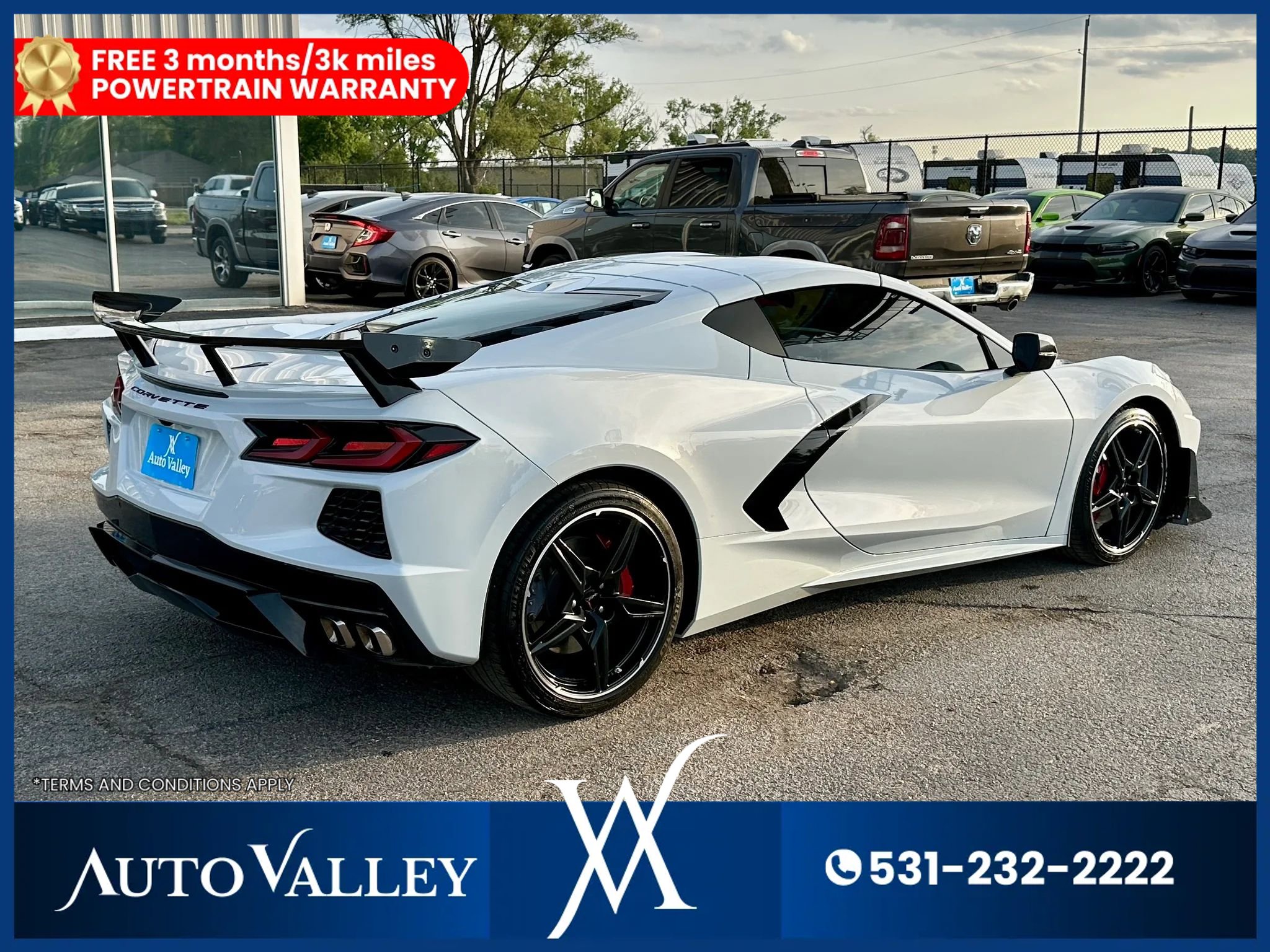 Used 2022 Chevrolet Corvette Stingray Preferred Cpe w/ Engine Appearance Package RWD image 4