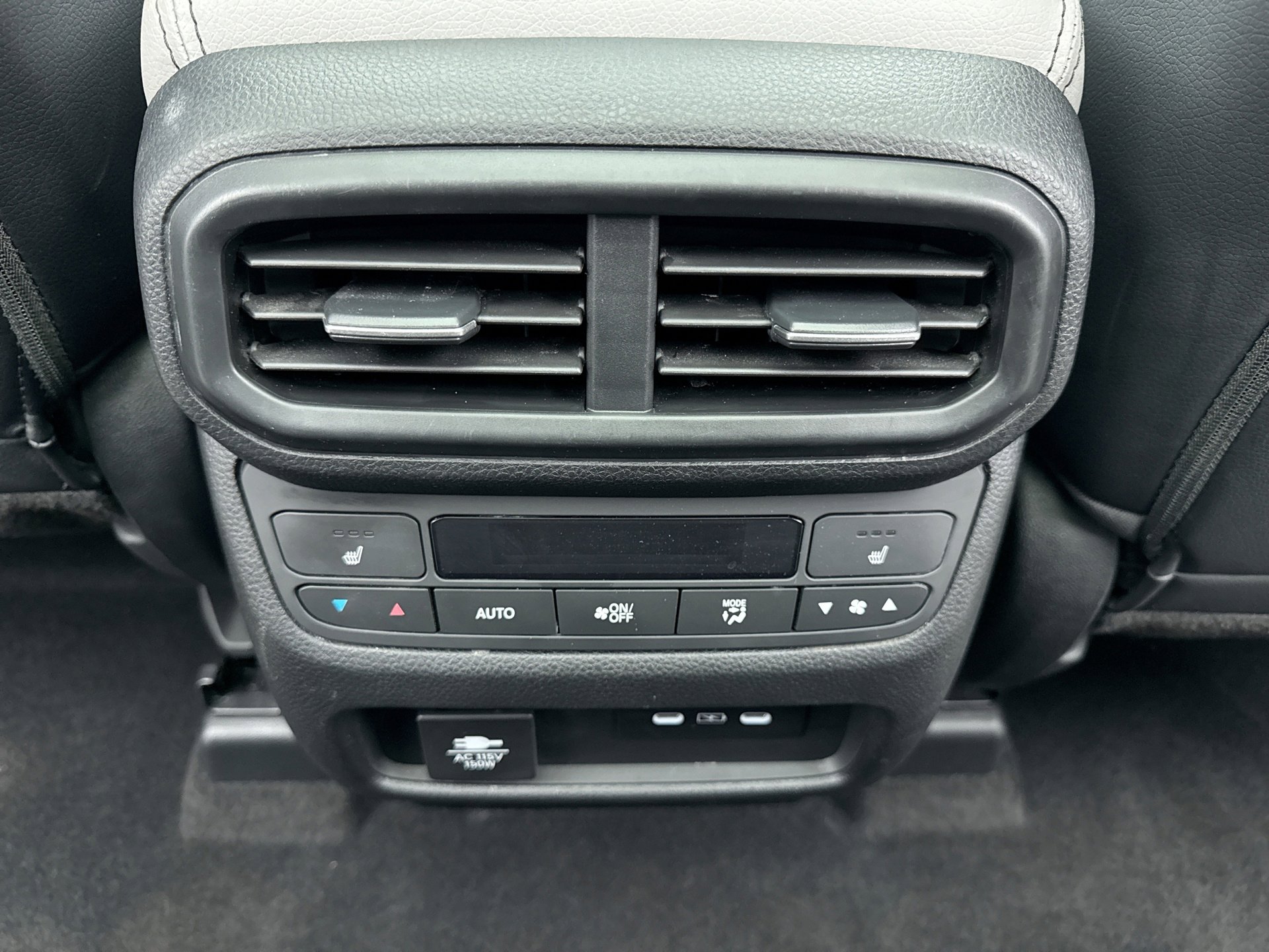 Used 2025 Honda Pilot Elite image 22