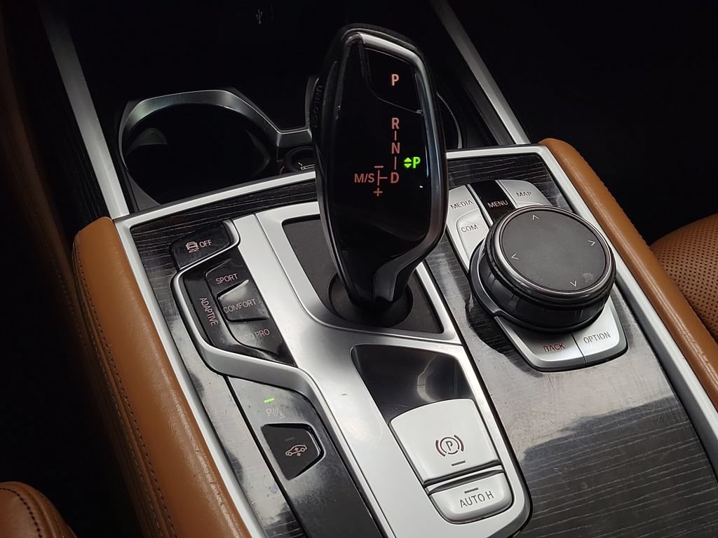 Used 2019 BMW 750i xDrive w/ M Sport Package AWD/4WD image 23