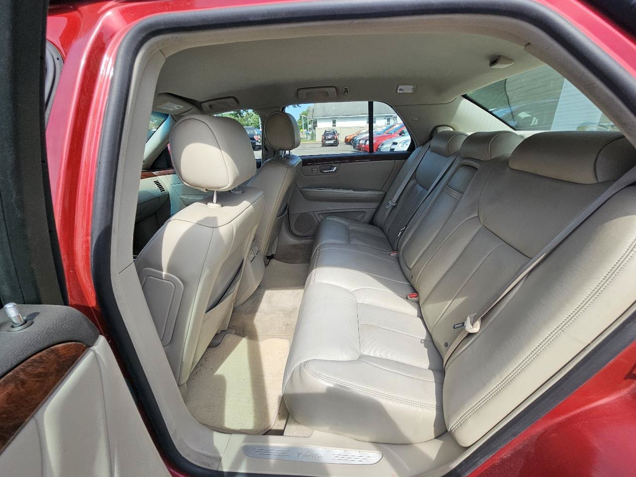 Used 2007 Cadillac DTS Luxury I w/ Trunk Convenience Package FWD image 22