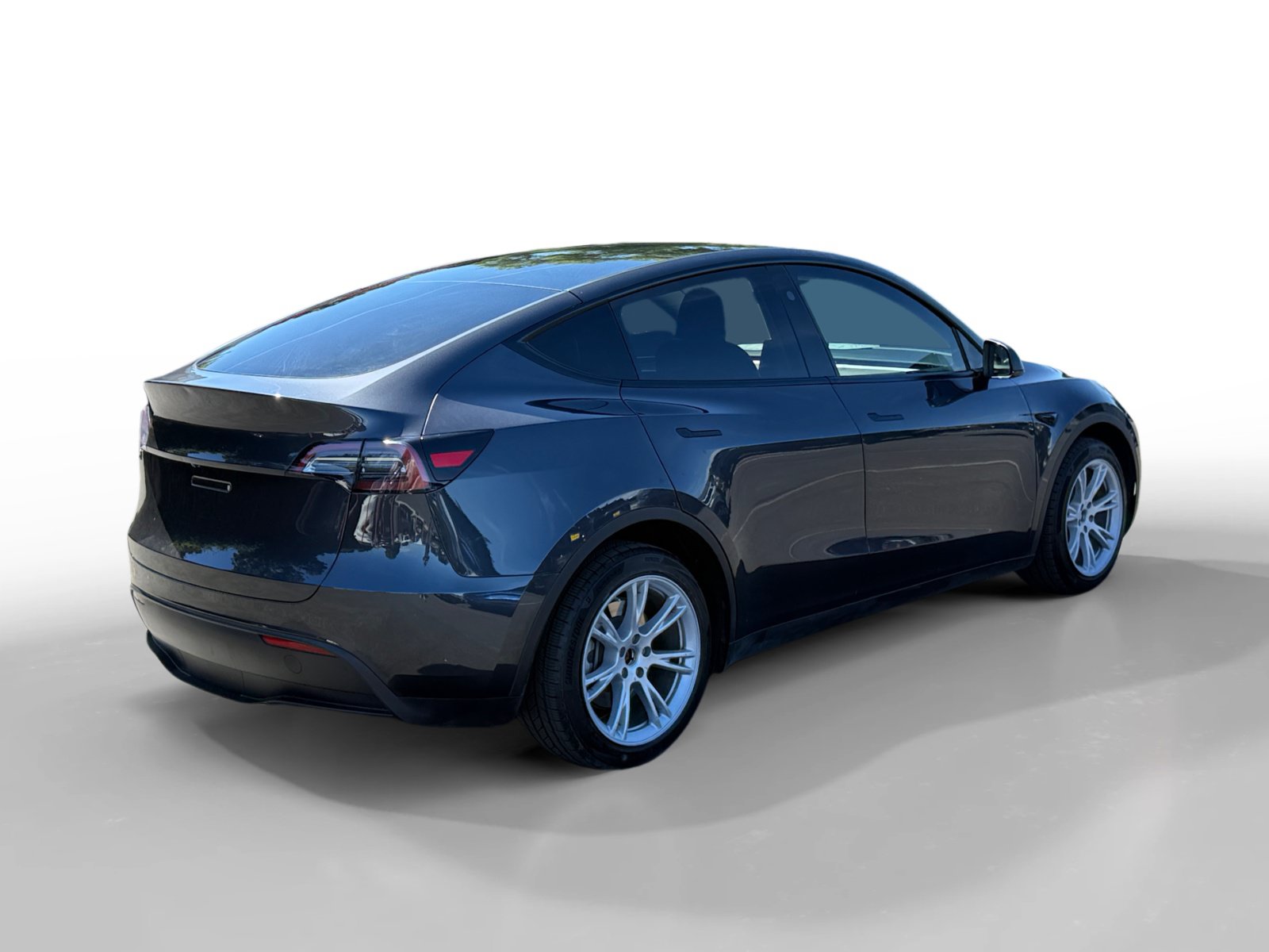Used 2024 Tesla Model Y Long Range AWD/4WD image 5