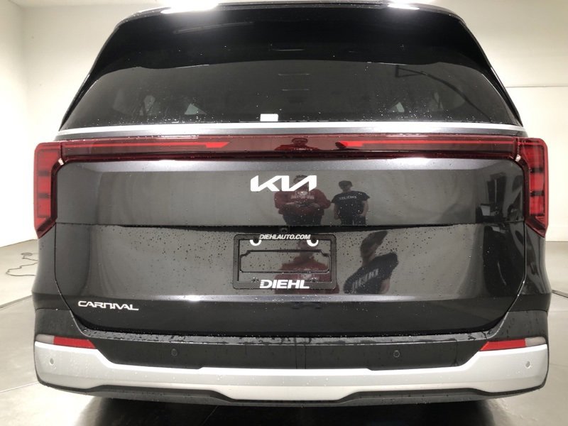 New 2026 Kia Carnival EX image 7