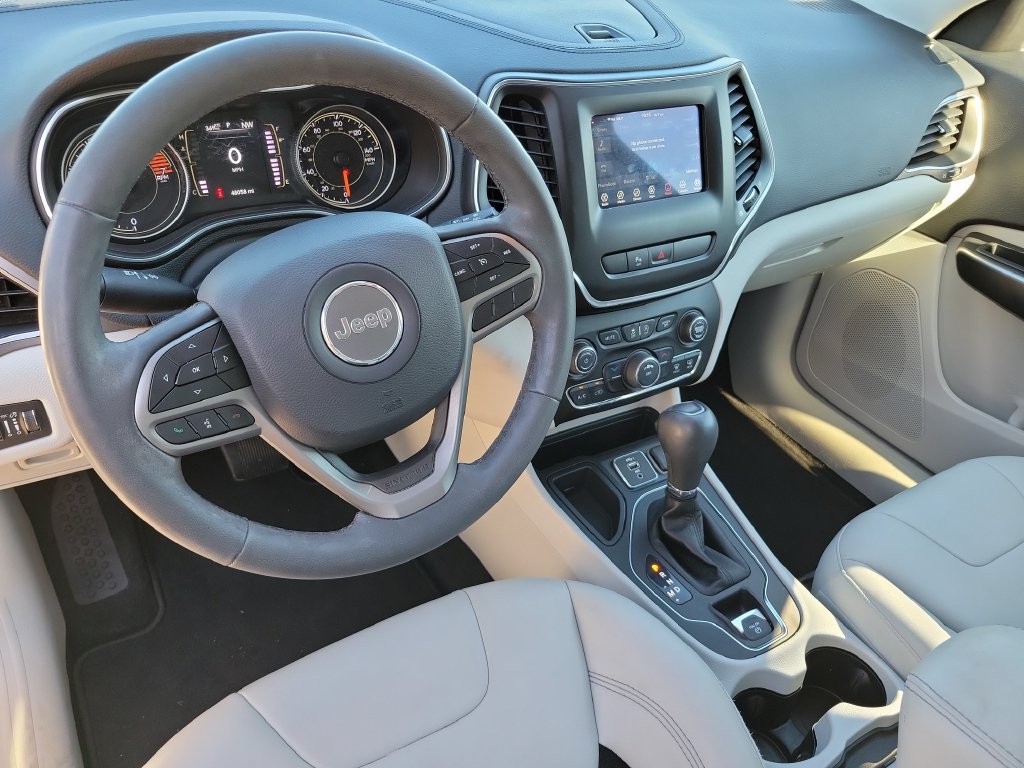 Used 2020 Jeep Cherokee Latitude Plus FWD image 14