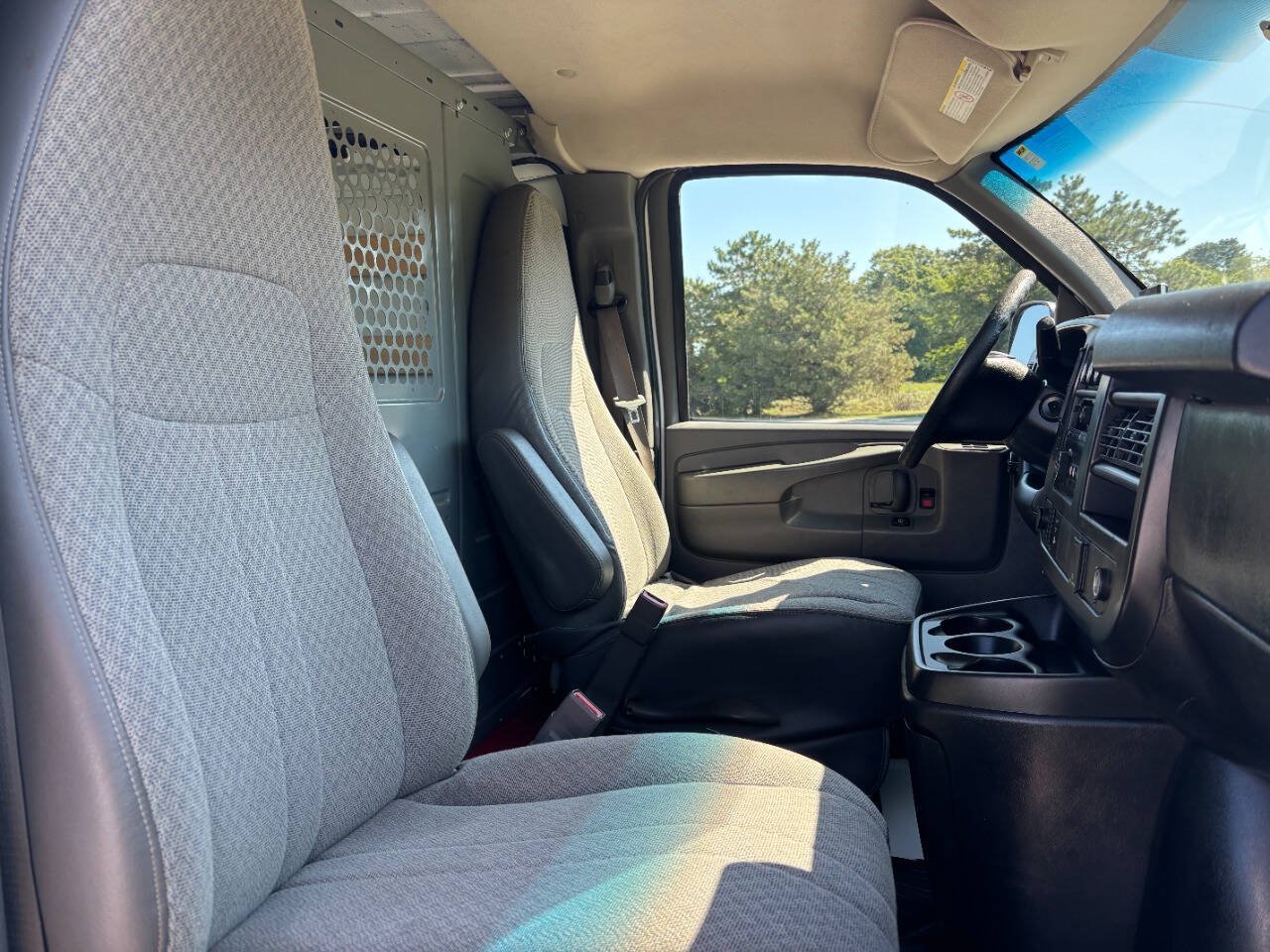 Used 2015 GMC Savana 2500 RWD image 10