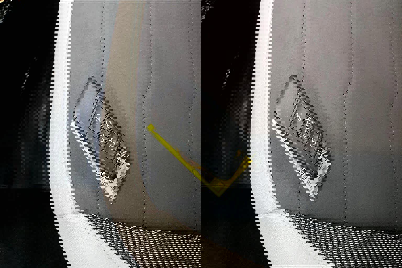 Used 2025 Volkswagen Taos SE image 14