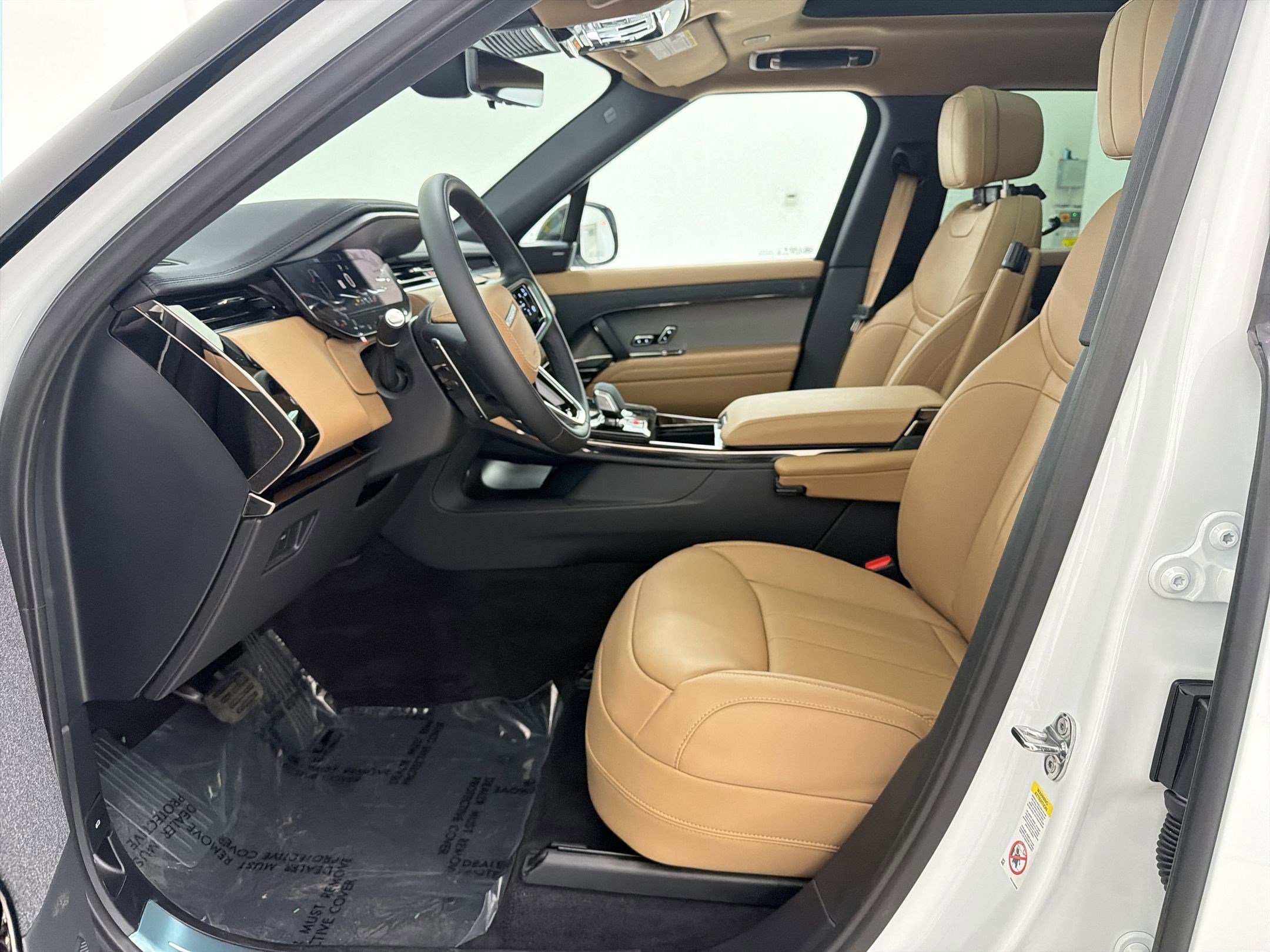 New 2026 Land Rover Range Rover Sport SE AWD/4WD image 5