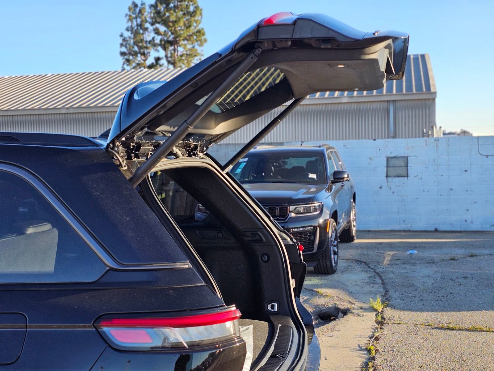 New 2026 Jeep Grand Cherokee Altitude image 8