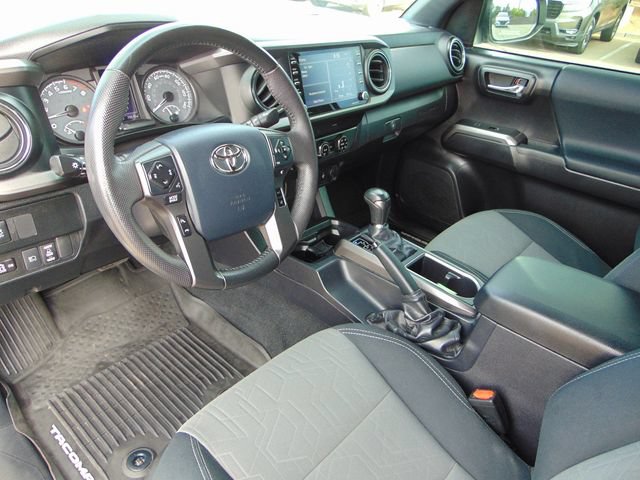 Used 2020 Toyota Tacoma TRD Sport AWD/4WD image 11