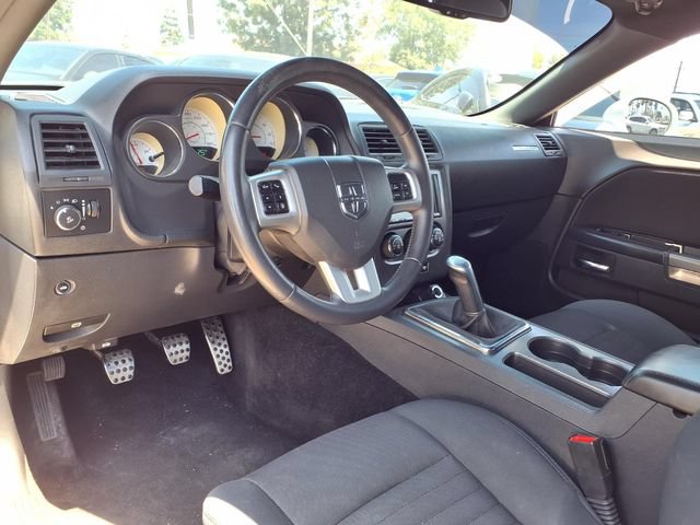 Used 2014 Dodge Challenger R/T RWD image 23