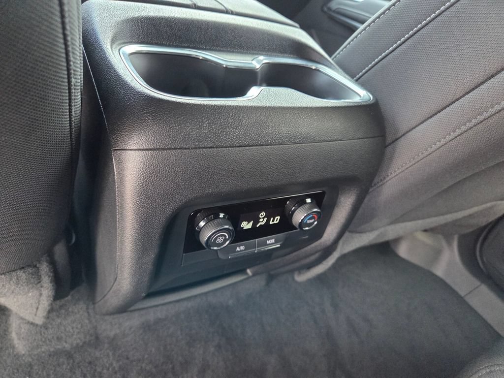 Used 2024 Chevrolet Traverse LS FWD image 9