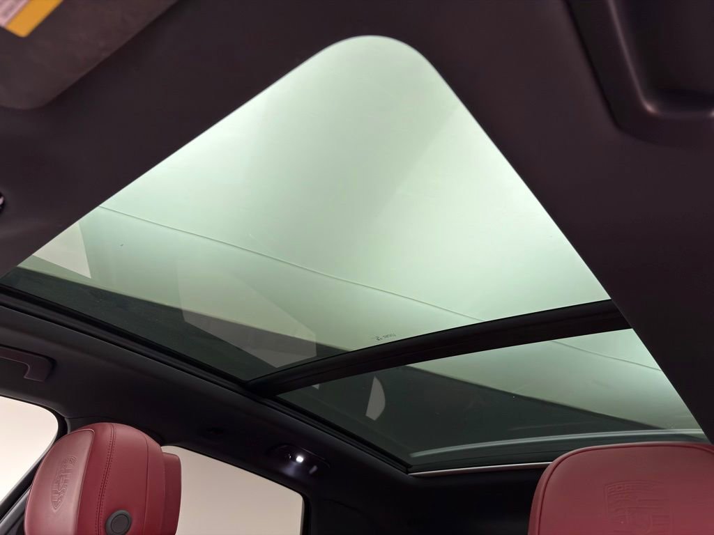 Used 2023 Porsche Cayenne image 5