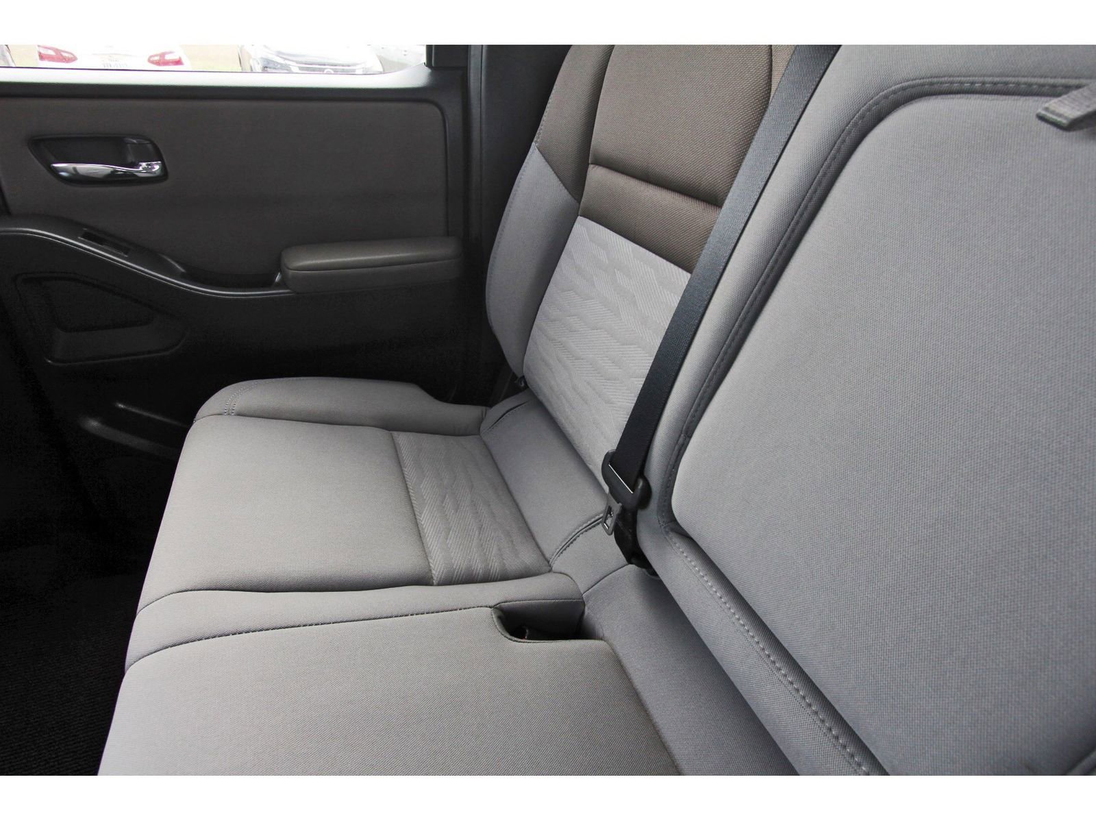 Used 2022 Nissan Frontier SV image 14