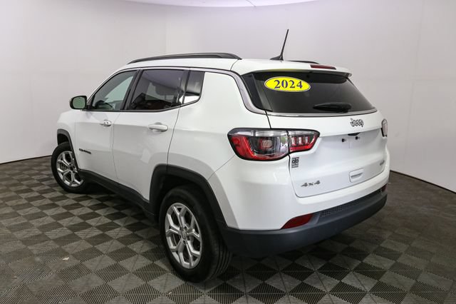 Used 2024 Jeep Compass Latitude AWD/4WD image 7