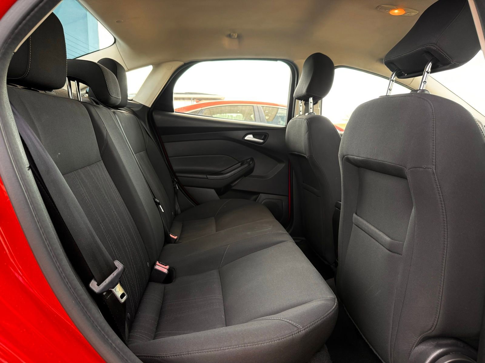 Used 2015 Ford Focus SE image 21