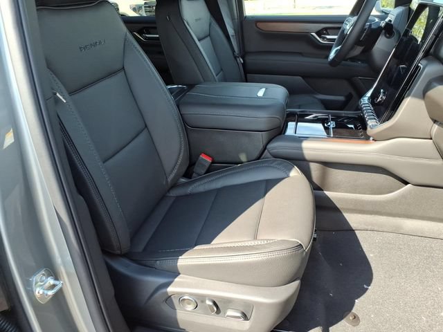 New 2026 GMC Yukon XL Denali w/ Denali Reserve Package AWD/4WD image 24