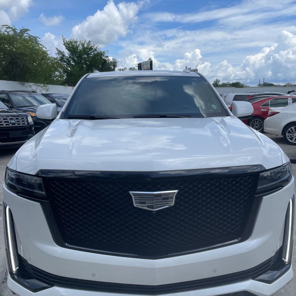 Used 2022 Cadillac Escalade ESV Sport Platinum w/ Heavy-Duty Trailer Package AWD/4WD image 7