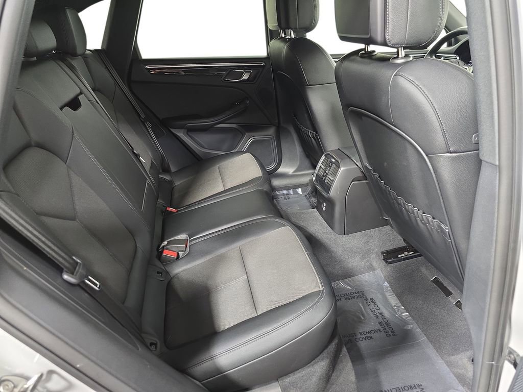 Certified 2025 Porsche Macan image 26