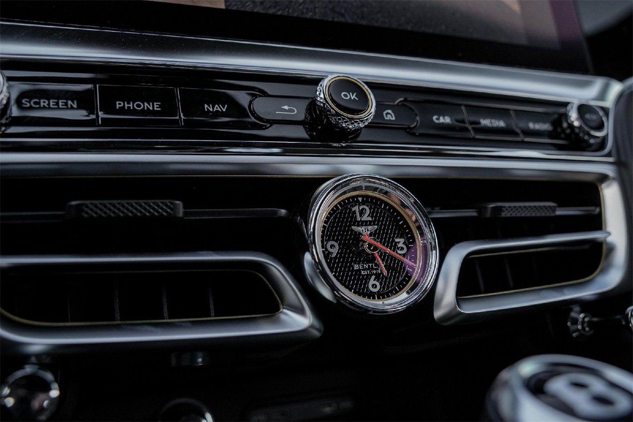 New 2026 Bentley Flying Spur Plug-In Hybrid image 27