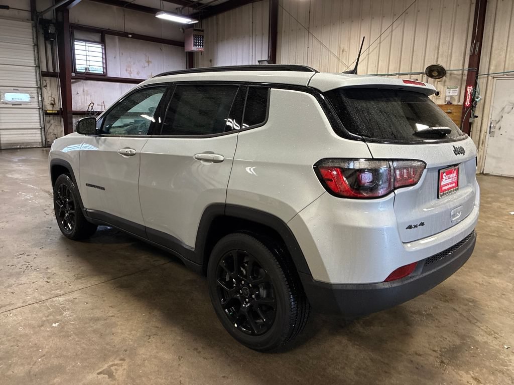 New 2025 Jeep Compass Latitude w/ Sun & Sound Group AWD/4WD video 3
