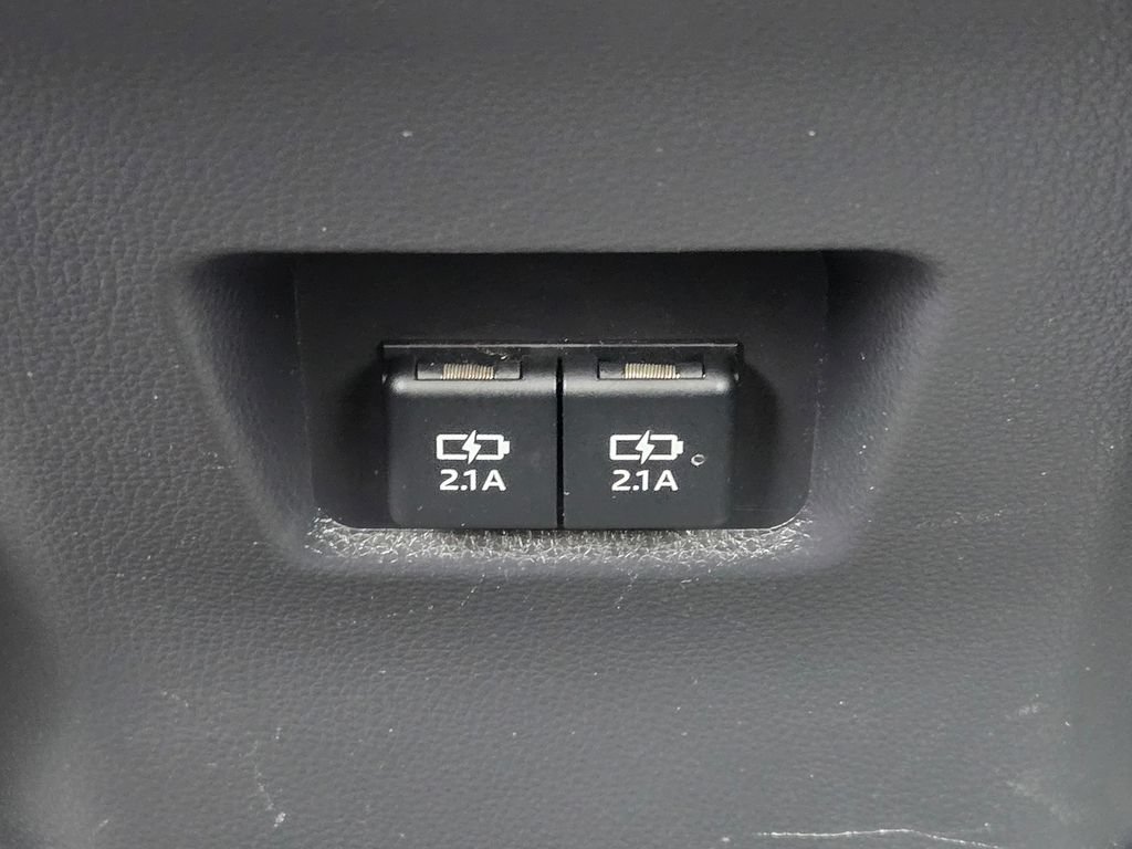 Used 2020 Toyota RAV4 Limited AWD/4WD image 28