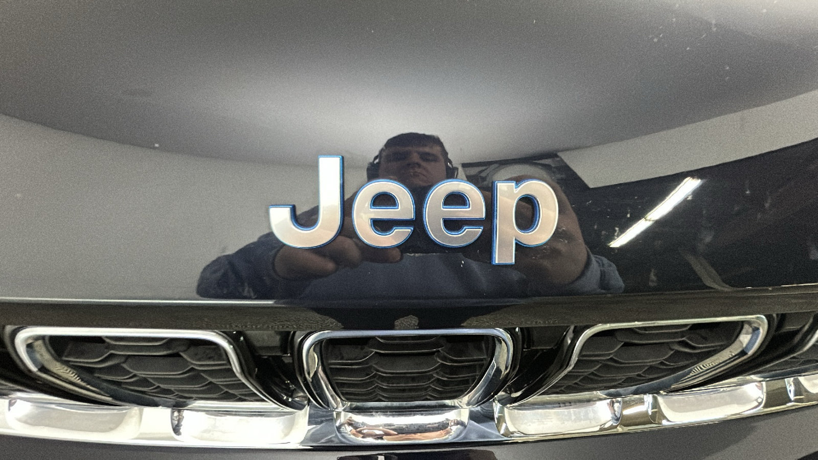 Used 2024 Jeep Grand Cherokee Limited 4xe w/ Trailer Tow Package AWD/4WD image 10
