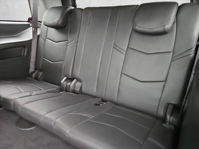 Used 2020 Cadillac Escalade Premium Luxury w/ Escalade Sport Edition AWD/4WD image 21