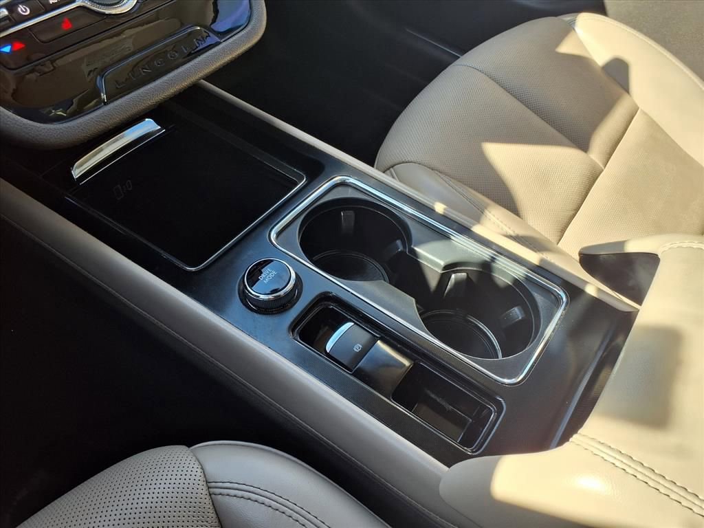 Certified 2021 Lincoln Corsair Standard w/ Premium Package image 21