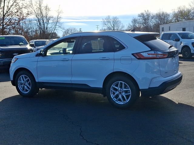 Used 2024 Ford Edge SEL w/ Convenience Package image 7