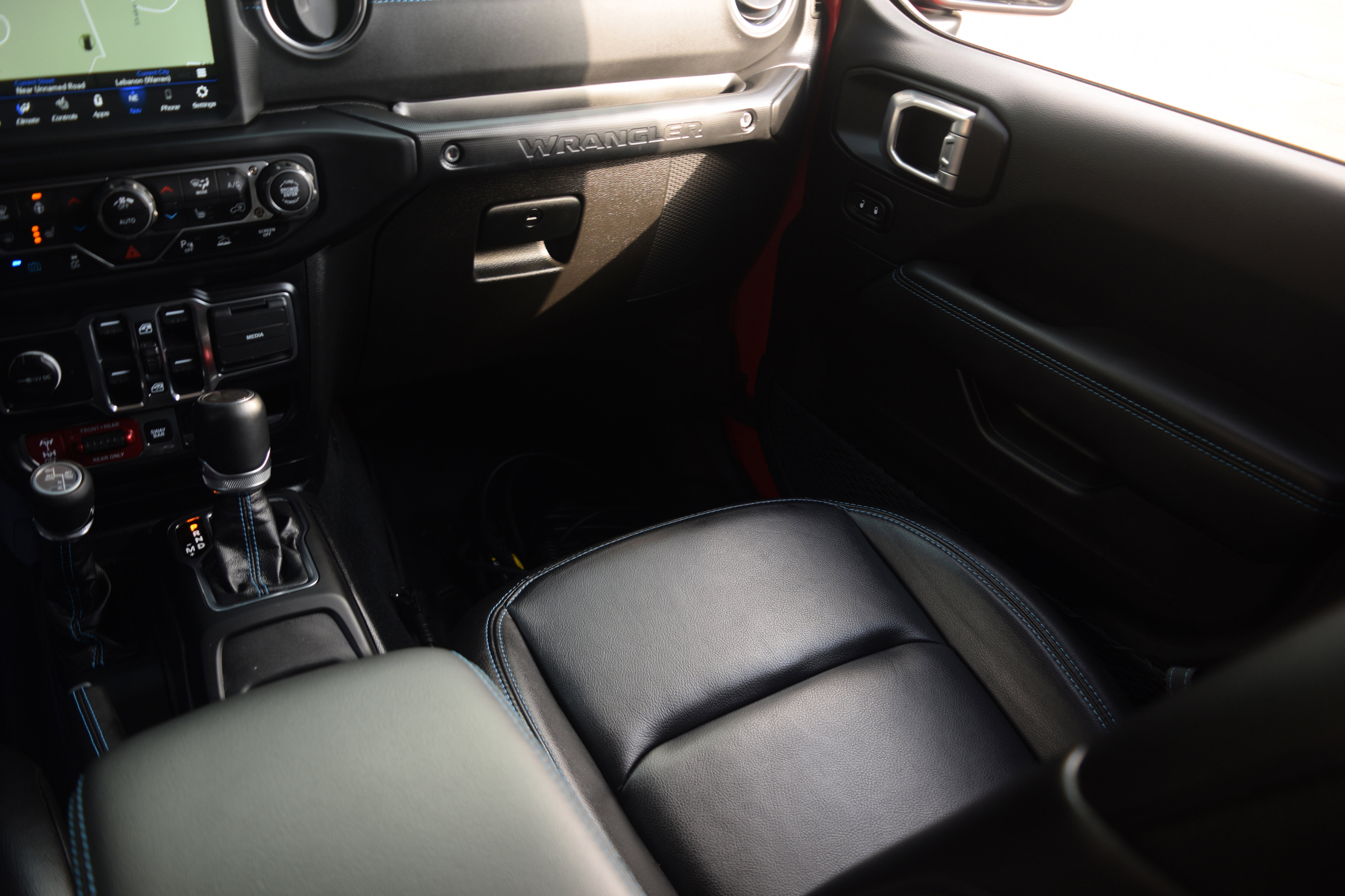 Used 2023 Jeep Wrangler Unlimited Rubicon 4xe w/ Steel Bumper Group image 14