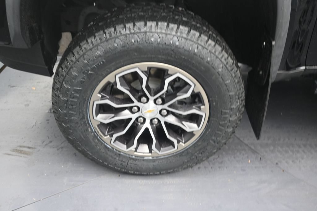 Used 2022 Chevrolet Colorado ZR2 AWD/4WD image 9