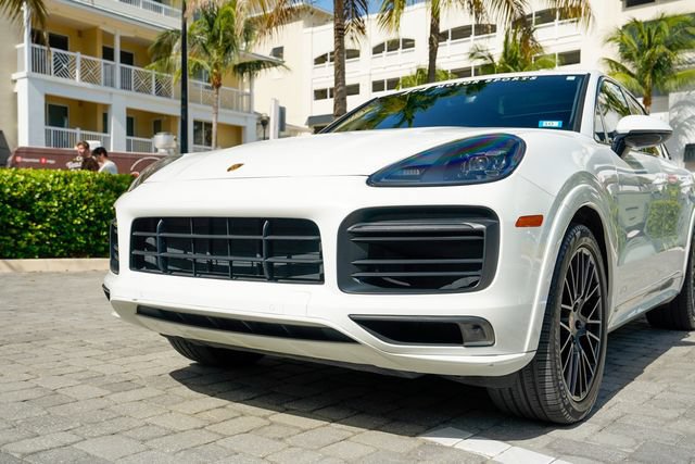 Used 2022 Porsche Cayenne GTS AWD/4WD image 42