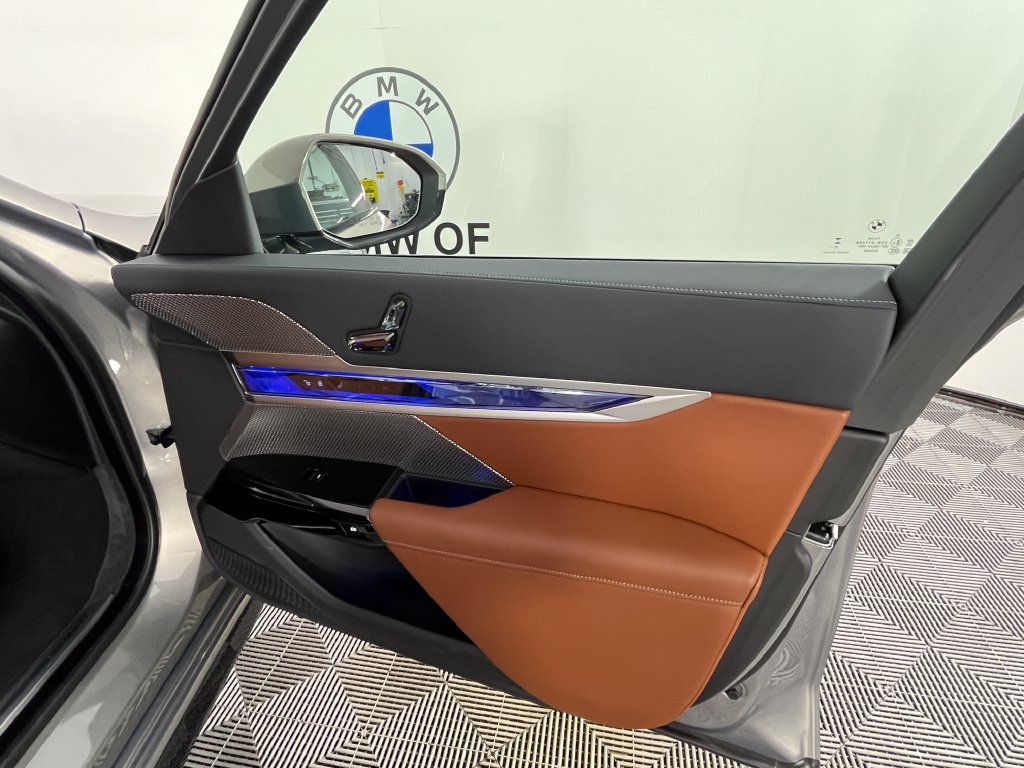 Used 2026 BMW 740i xDrive w/ Premium Package AWD/4WD image 22