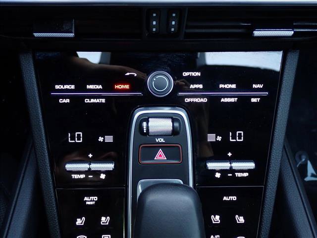Used 2023 Porsche Cayenne Platinum Edition AWD/4WD image 20