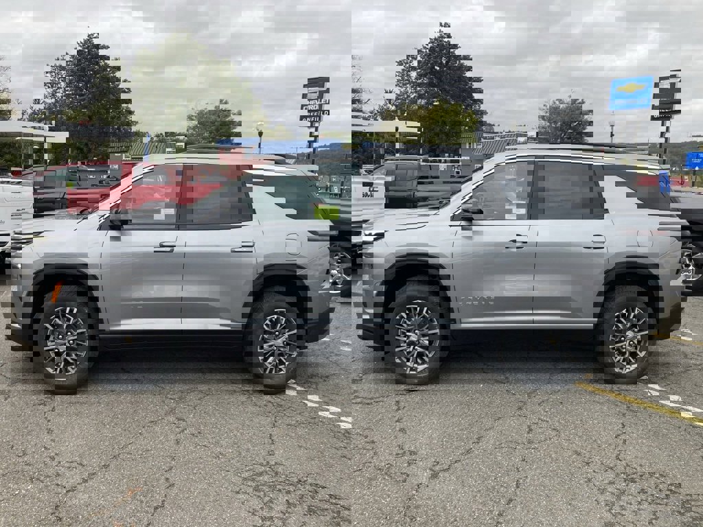 New 2026 Chevrolet Traverse LT w/ Driver Confidence Package image 4