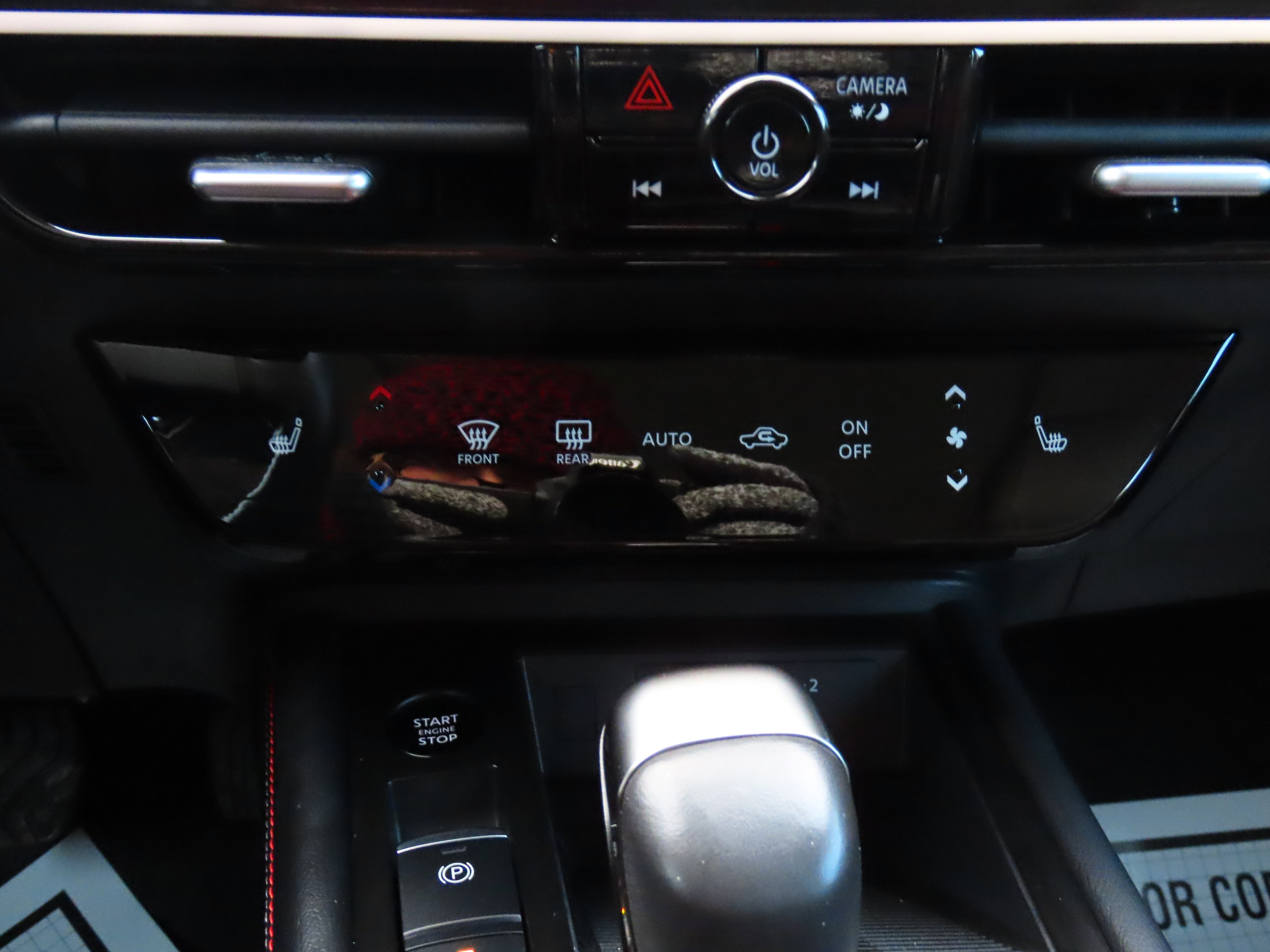 Used 2025 Nissan Kicks SR w/ SR Premium Package image 26