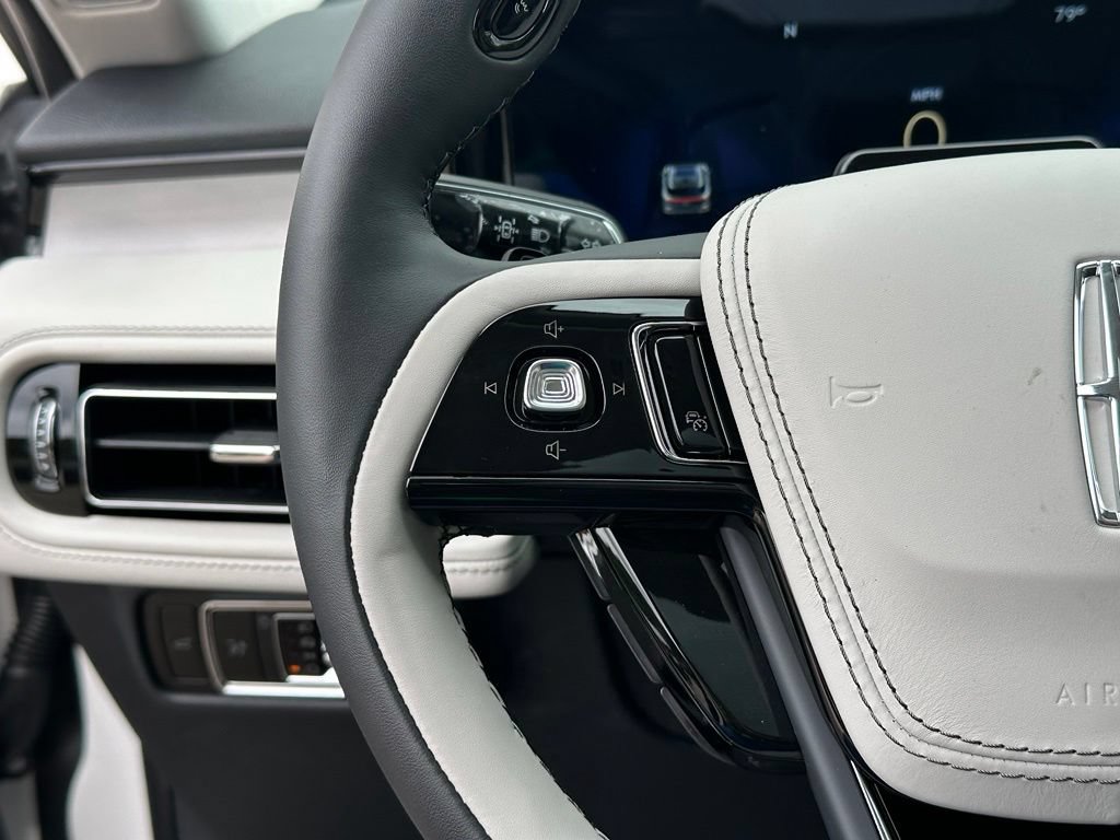 New 2026 Lincoln Aviator Reserve w/ Jet Appearance Package AWD/4WD image 9