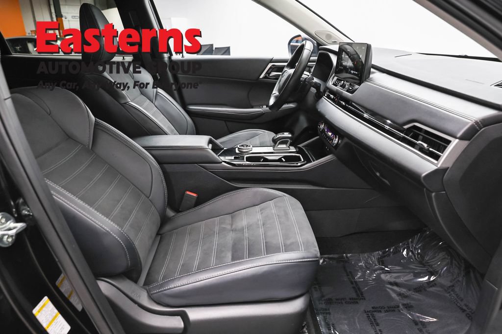 Used 2025 Mitsubishi Outlander SE AWD/4WD image 24